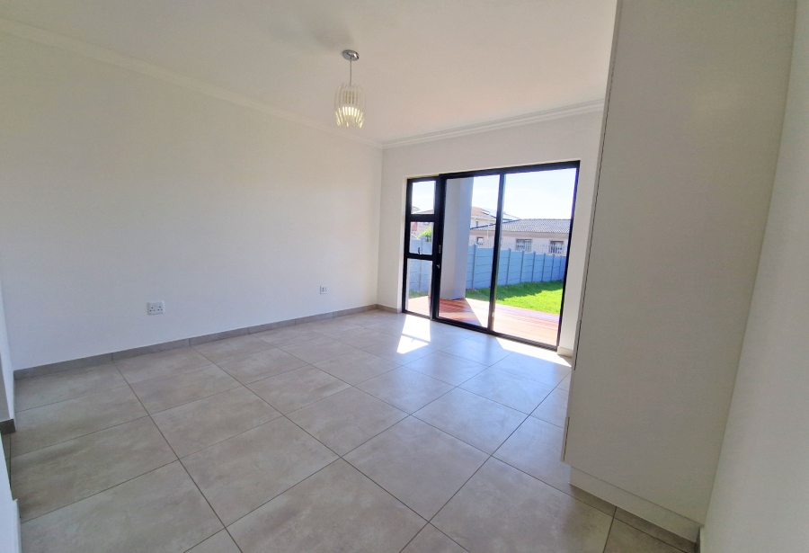 3 Bedroom Property for Sale in Wavecrest Eastern Cape
